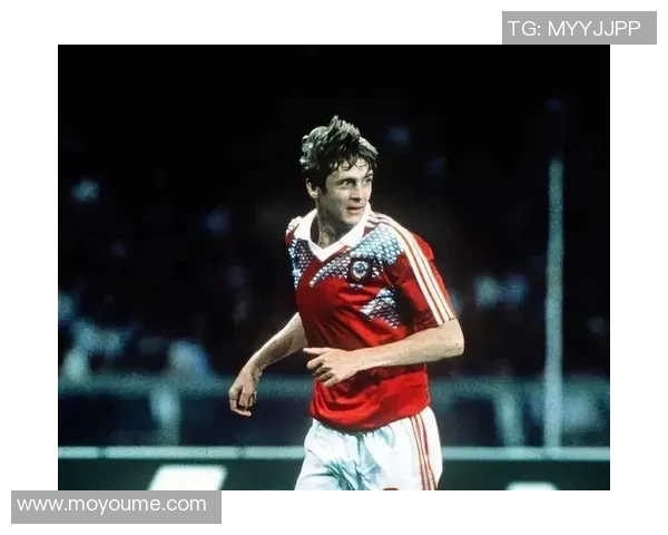 牙缝里的传奇足球明星背后的故事与奋斗历程 牙缝里的传奇足球明星背后的故事与奋斗历程