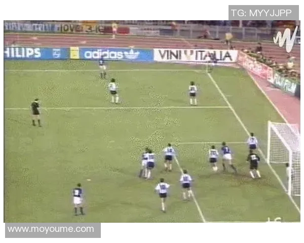 中国足球明星的辉煌历程与成就解析：从青涩少年到国际巨星的成长之路