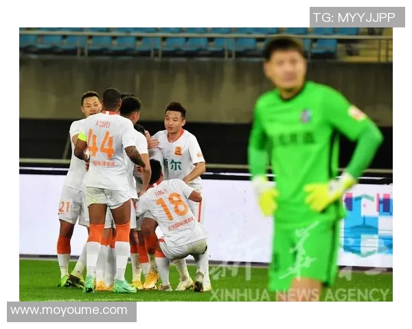 武汉足球队比赛经验引发热议球迷观点分歧引关注